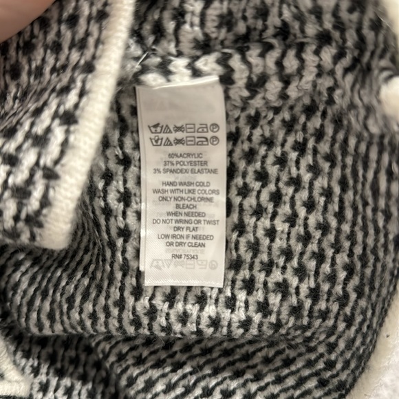 Christian Siriano sweater size Small - Picture 3 of 3